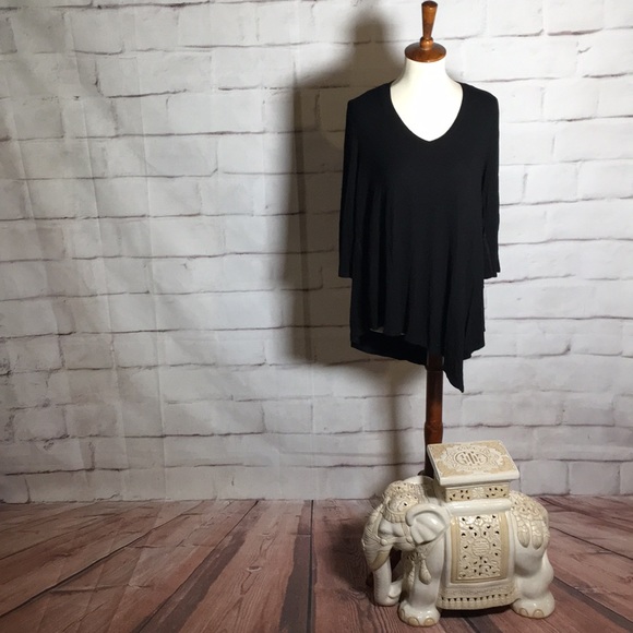 Three Dots Ribbed V Neck Flowy Tee - Picture 2 of 6